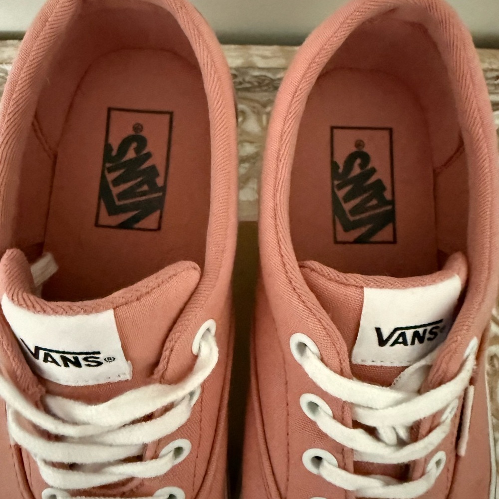 🌸 Vans Low-Top Sneakers | Blush Pink | Women’s Size 7 | Classic Off The Wall - Picture 3 of 10